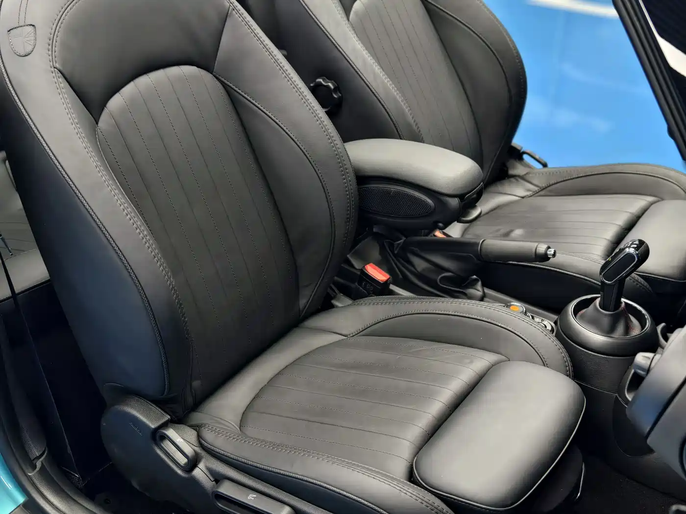 MINI 2021 2.0T COOPER S CABRIO Caribbean Blue Collector's Edition фото 12