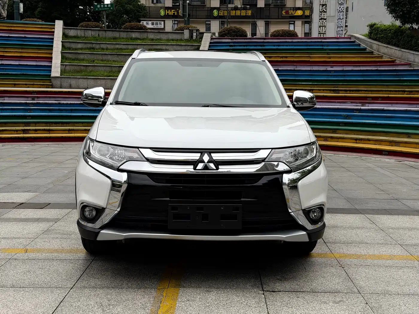 Mitsubishi Outlander (Import) 2016 2.0L 2WD Value Edition 5-Seater фото 2