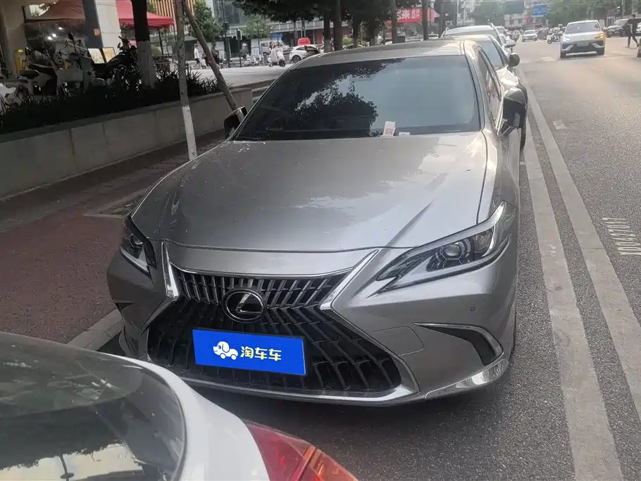 Lexus ES 2023 200 Excellence Edition фото 2