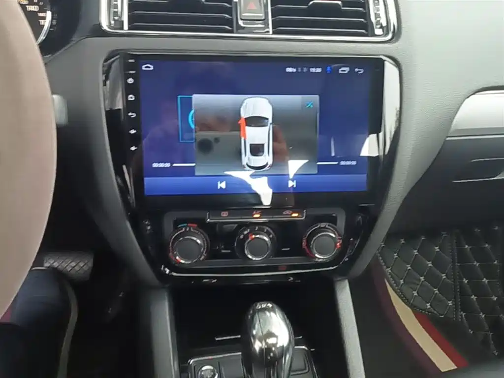 Volkswagen Sagitar 2018 1.6L Automatic Comfort фото 9