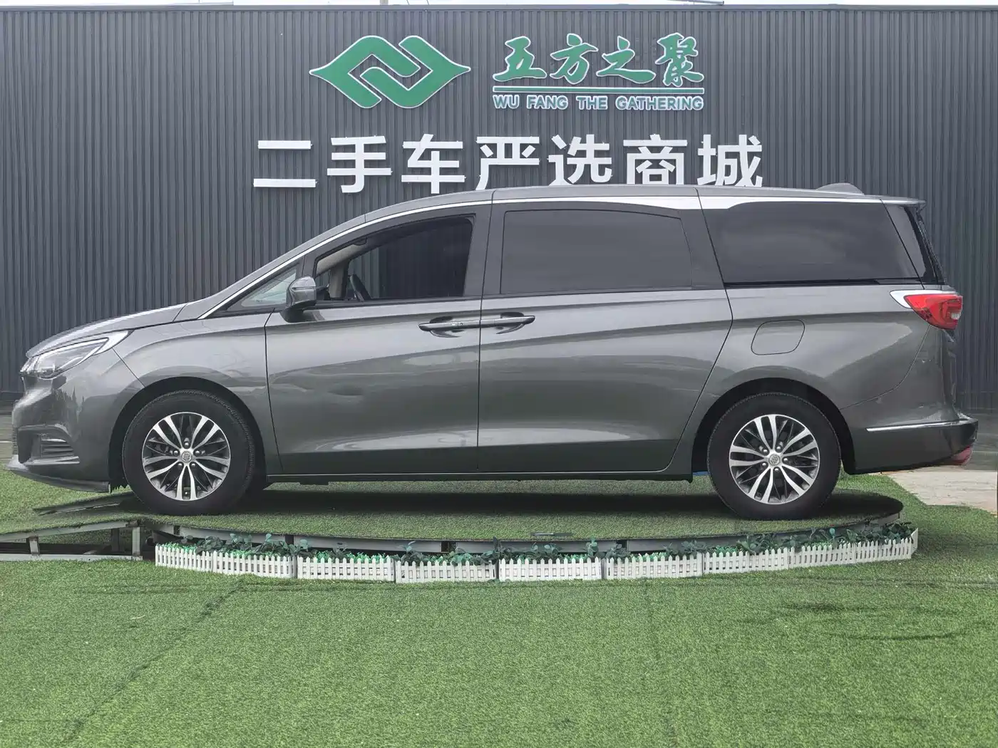 Buick GL8 2017 ES 28T Luxury China V фото 20