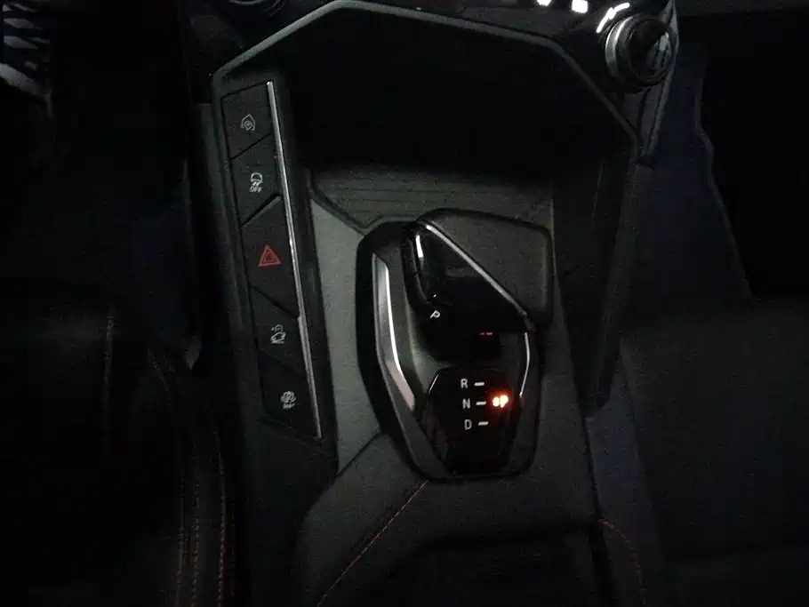 Lynk & Co 06 EM-P 2022 PHEV 84KM Range Pro фото 16