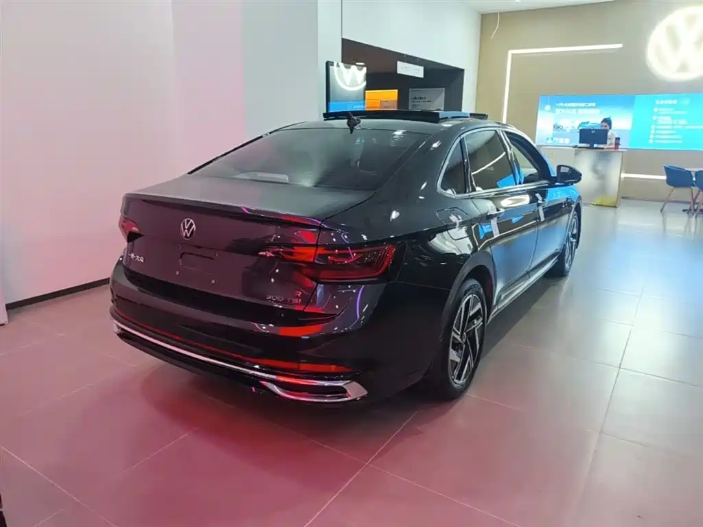 Volkswagen Sagitar 2023 300TSI DSG Surpassing Edition фото 7