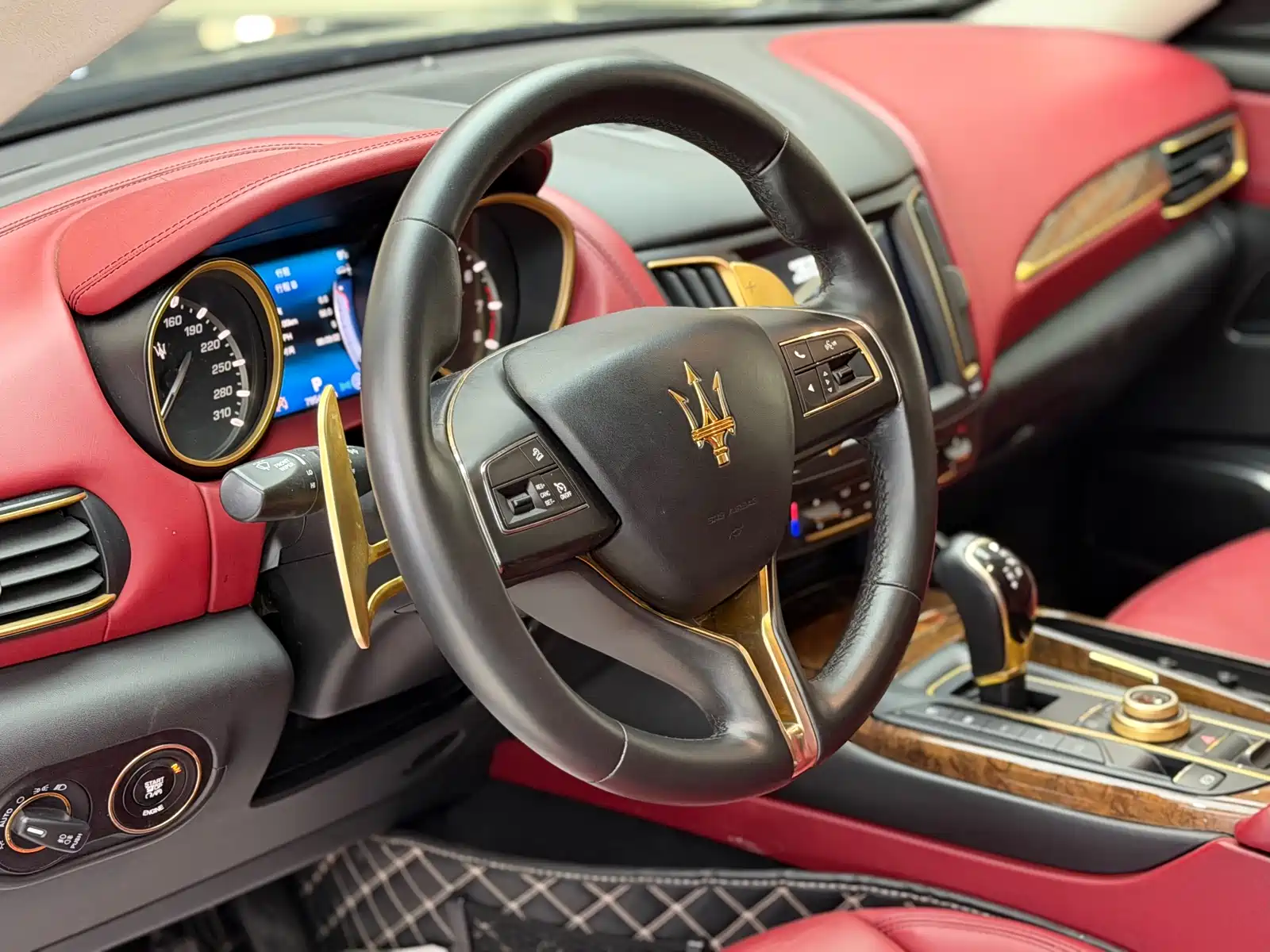 Photo 7 - Maserati Levante