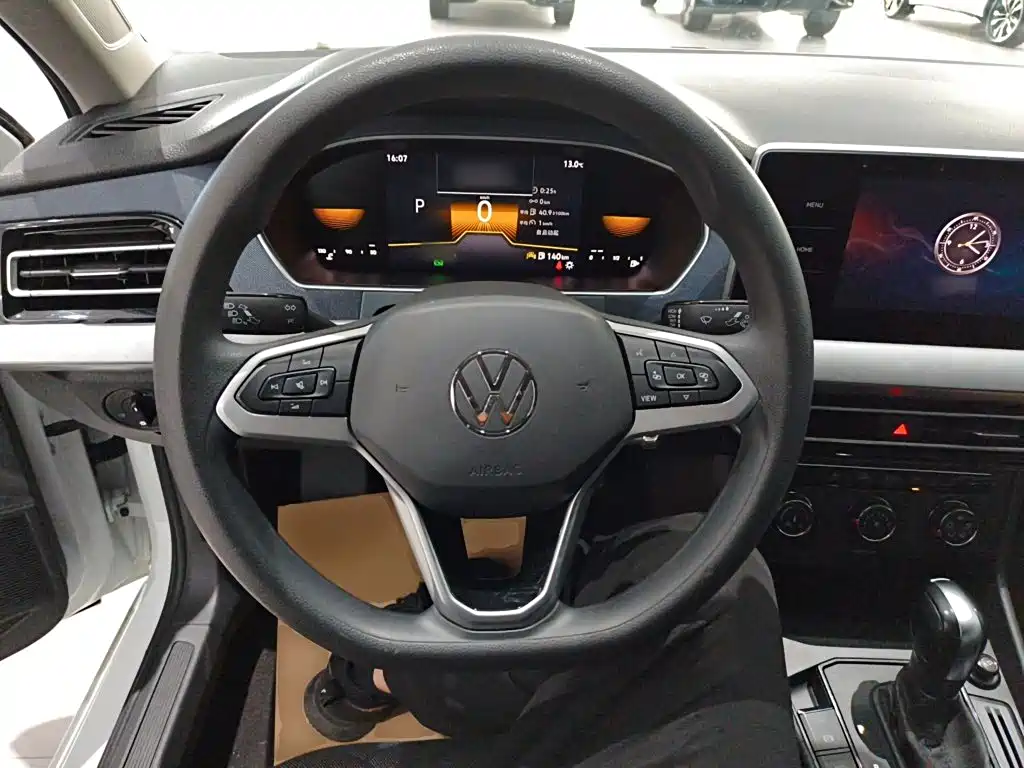 Фото 8 - Volkswagen Lavida