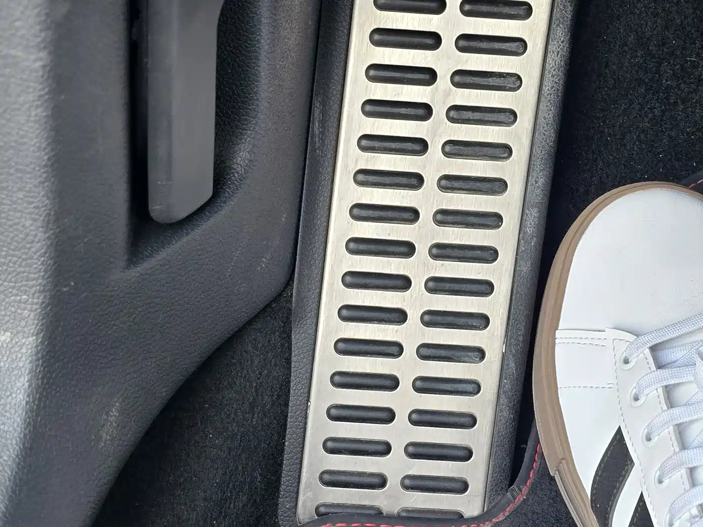 Volkswagen Golf GTI 2012 2.0TSI GTI фото 9