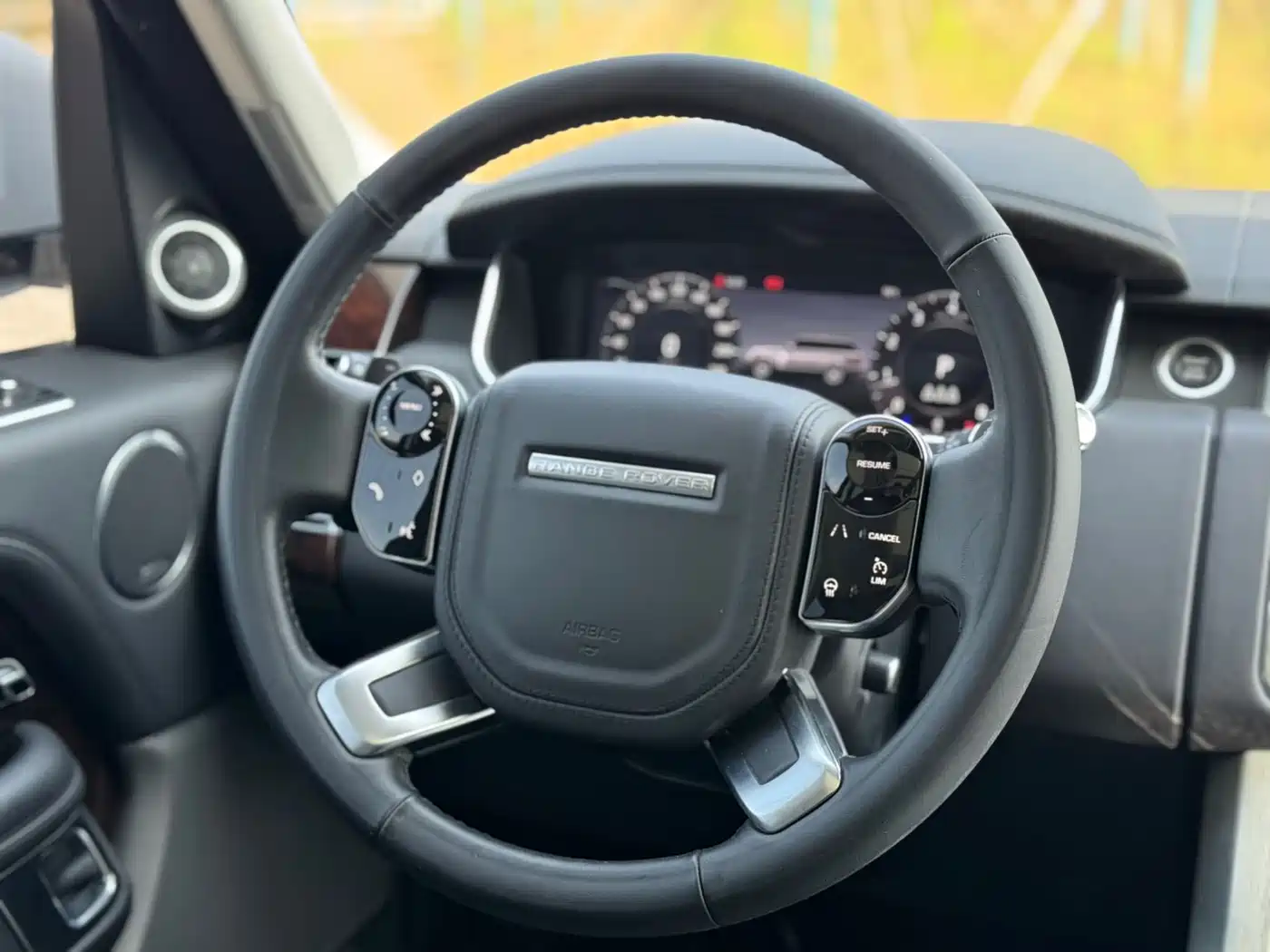 Land Rover Range Rover 2021 3.0 L6 Heritage Edition фото 8