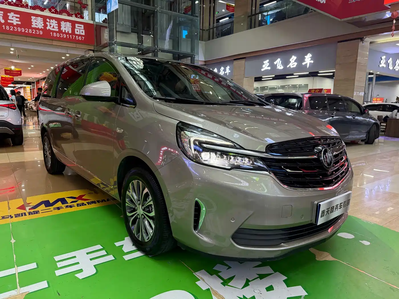 Фото 4 - Buick GL8