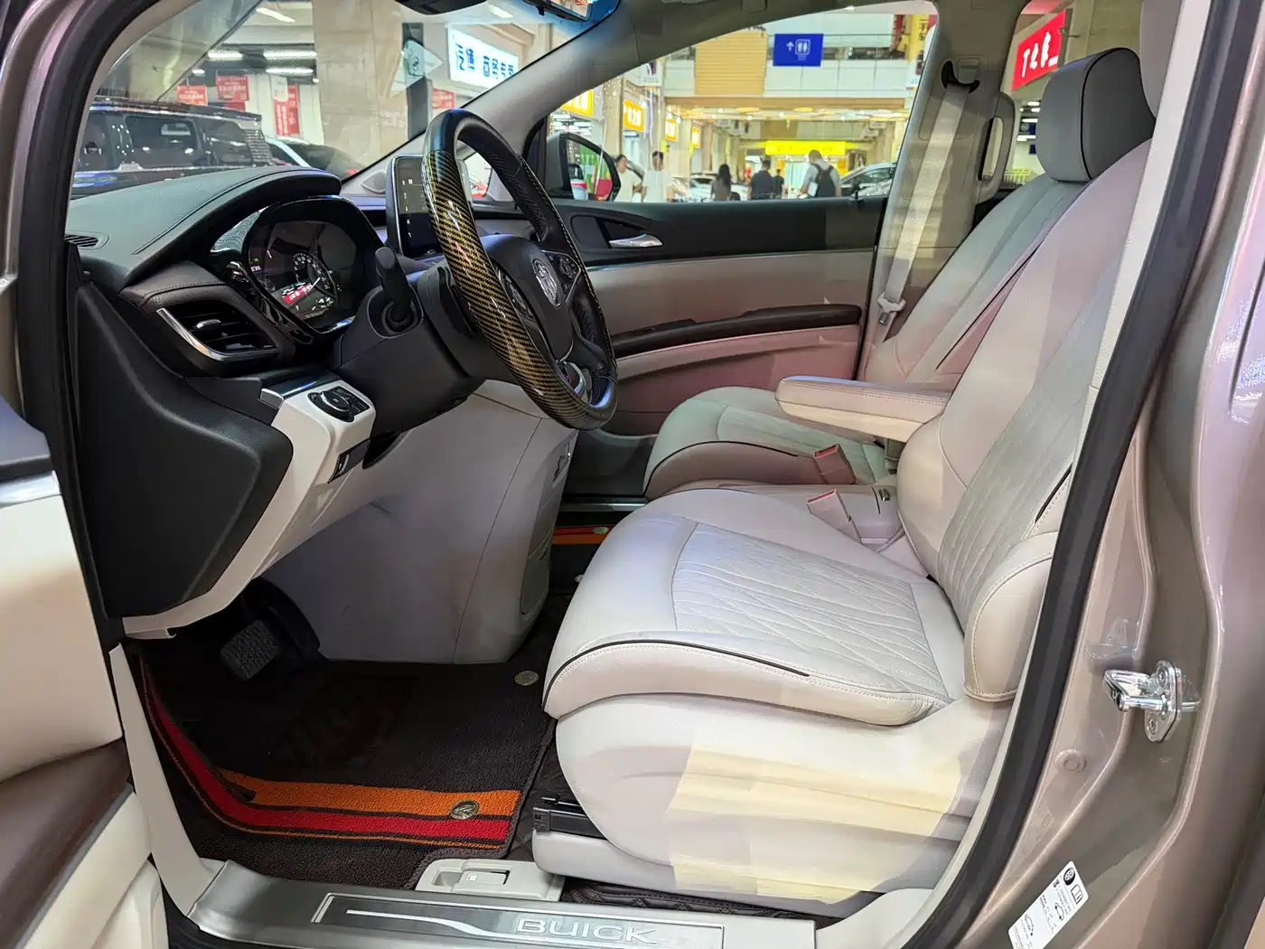 Фото 9 - Buick GL8