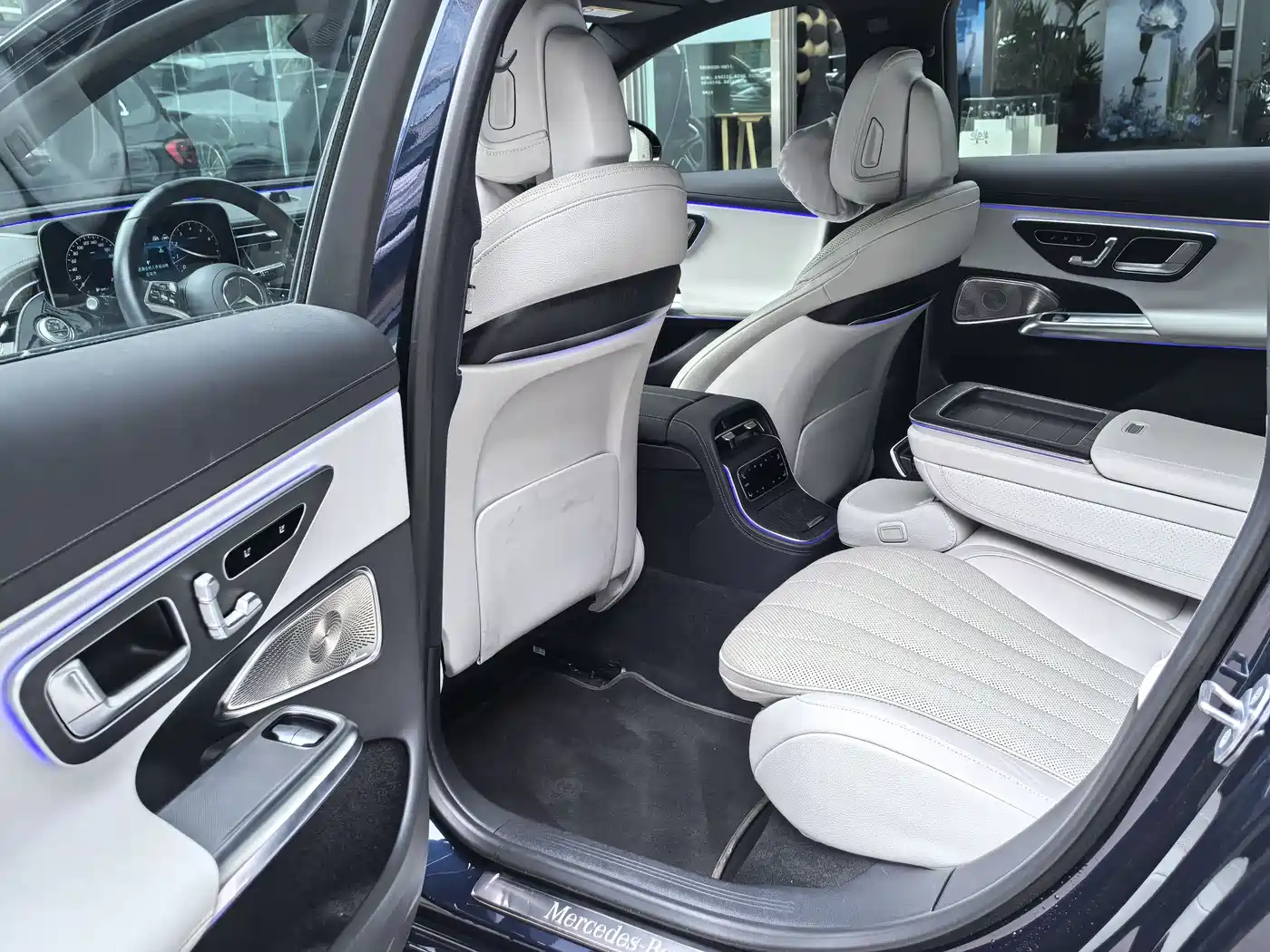 Mercedes-Benz E-Class 2024 Model E 300 L Luxury фото 8