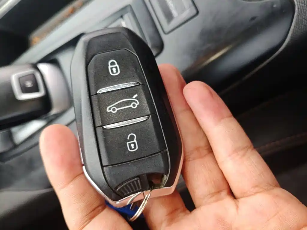 Photo 9 - Peugeot 5008