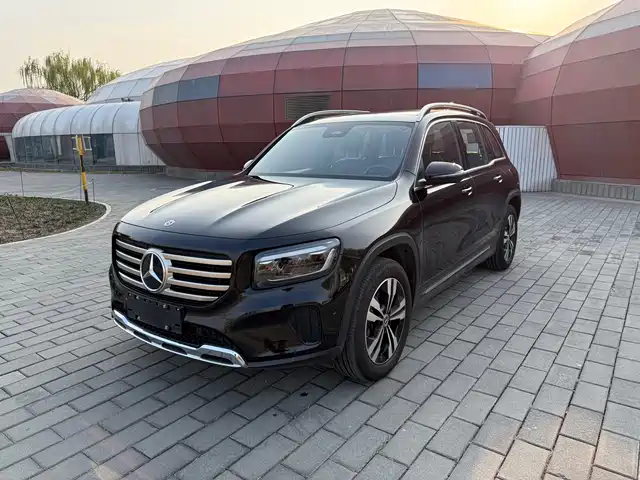 MERCEDES-BENZ GLB