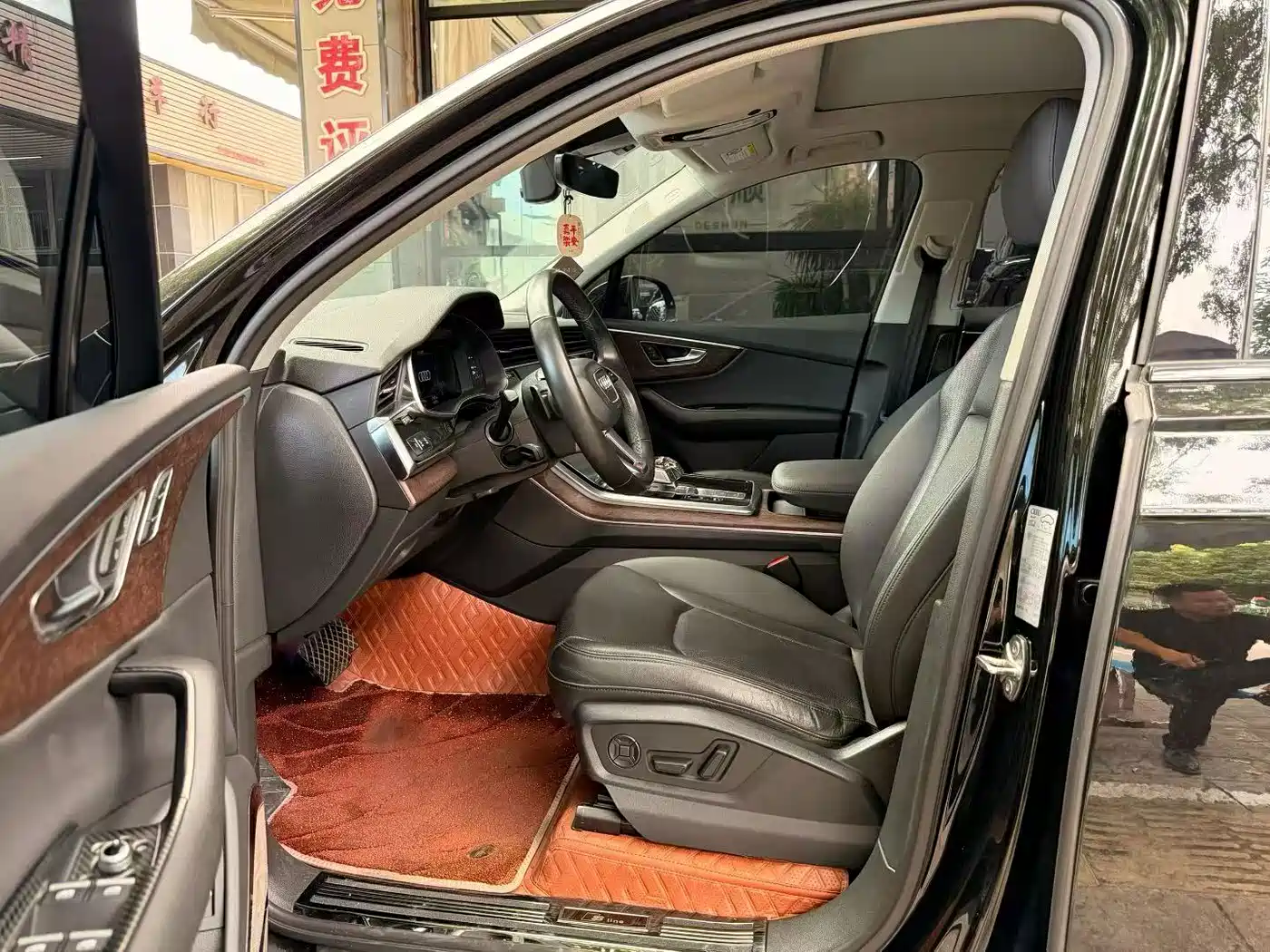 Фото 8 - Audi Q7
