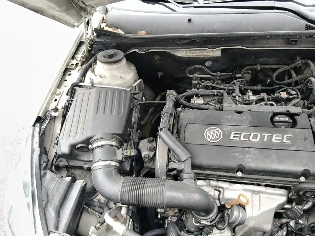 Photo 20 - Buick Regal