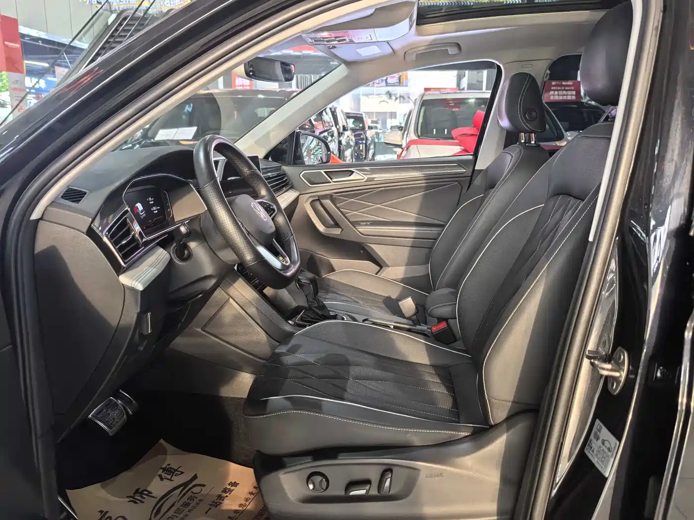 Volkswagen Tiguan L 2022 330TSI Auto 2WD R-Line Premium Edition фото 6