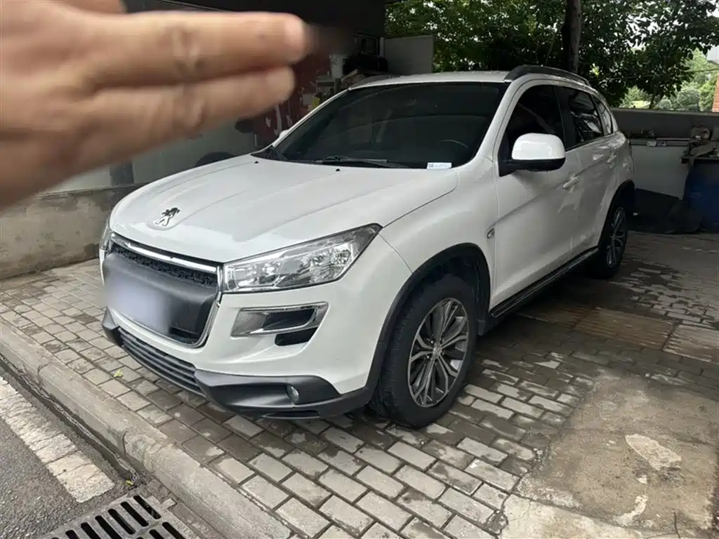 Peugeot 4008 (Import) 2013 2.0L 2WD Fashion фото 2