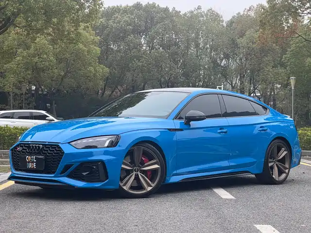 AUDI RS 5