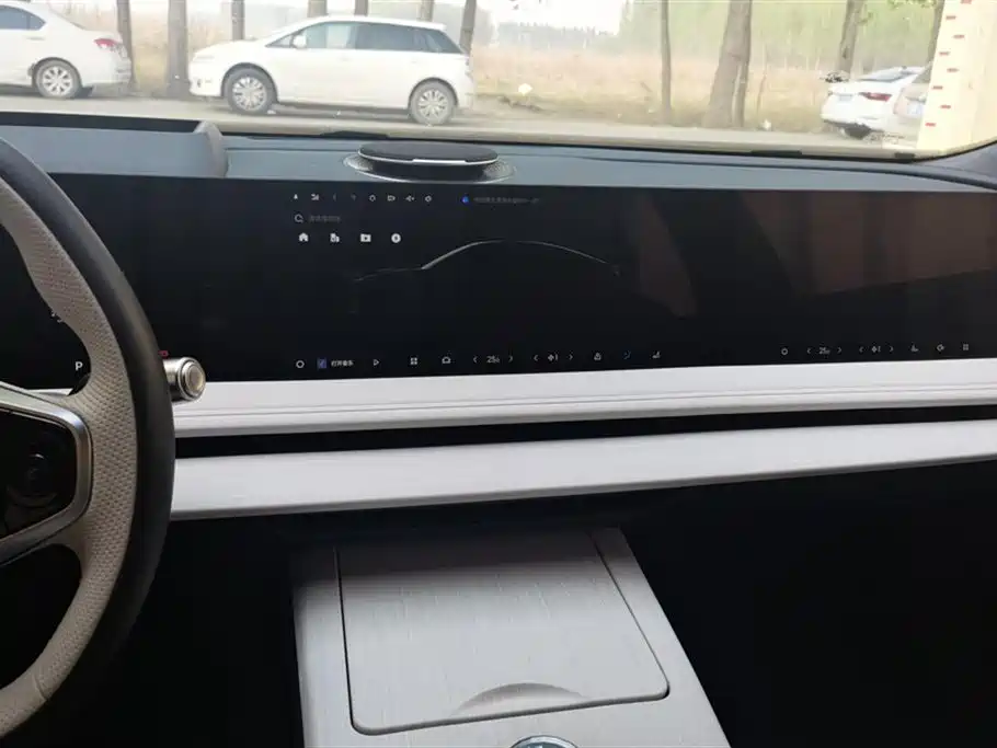 GEELY GALAXY GALAXY E8