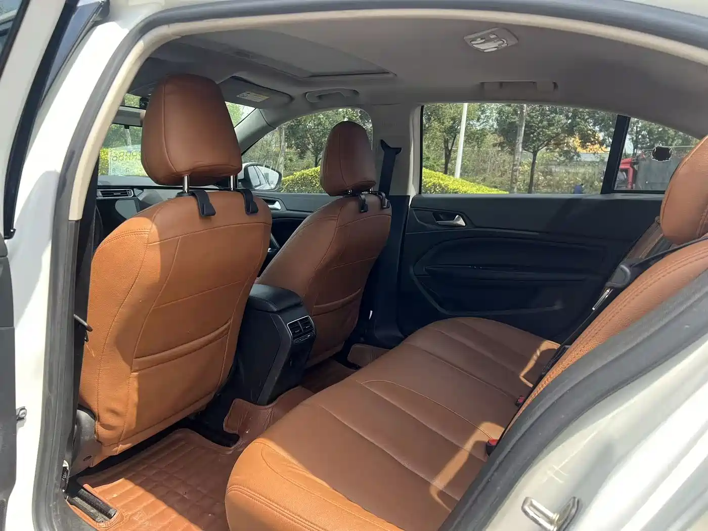 Peugeot 408 2016 1.6T Automatic Luxury Edition фото 9