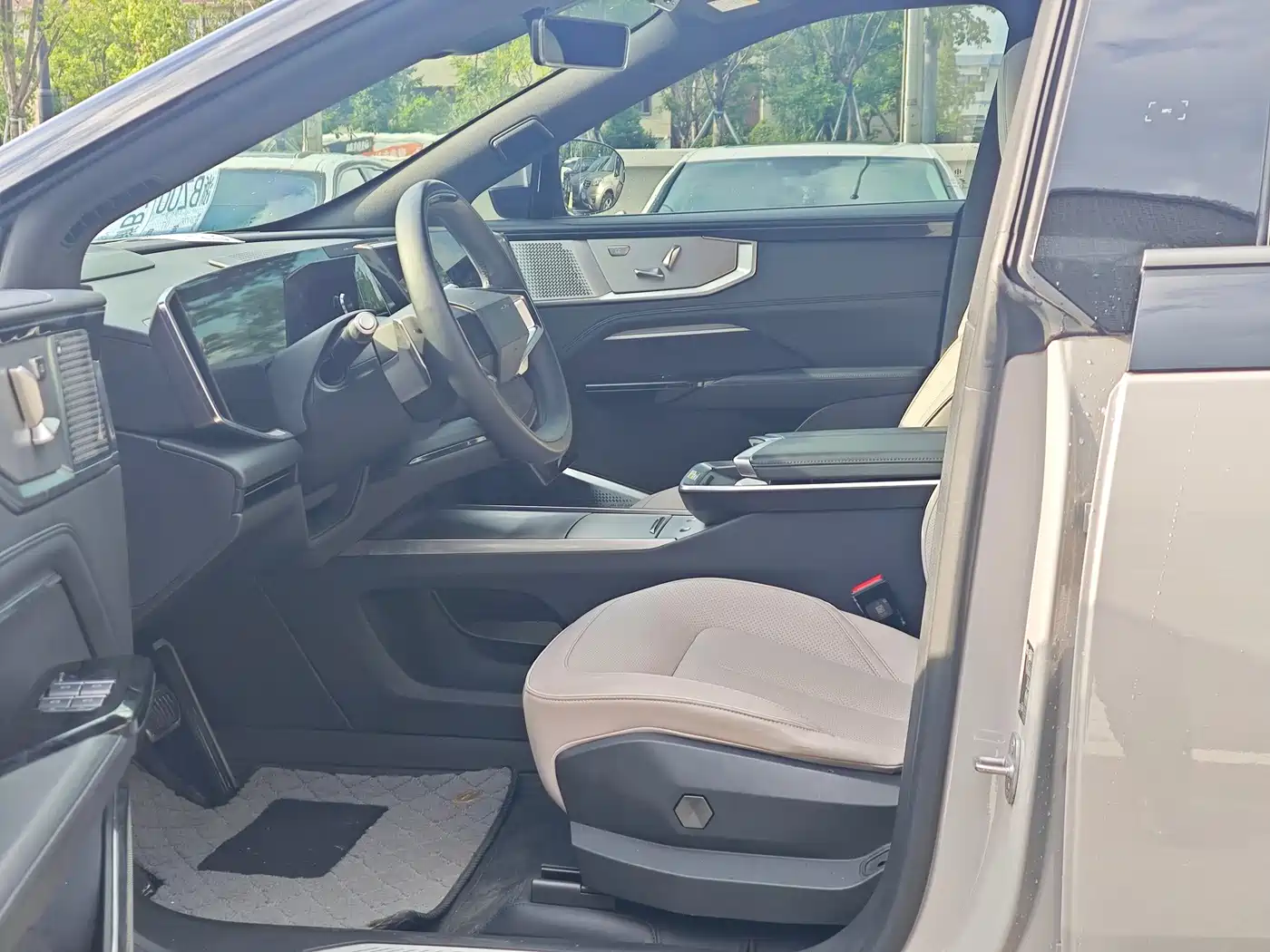 HiPhi Y 2024 2023 560km Pioneer Edition