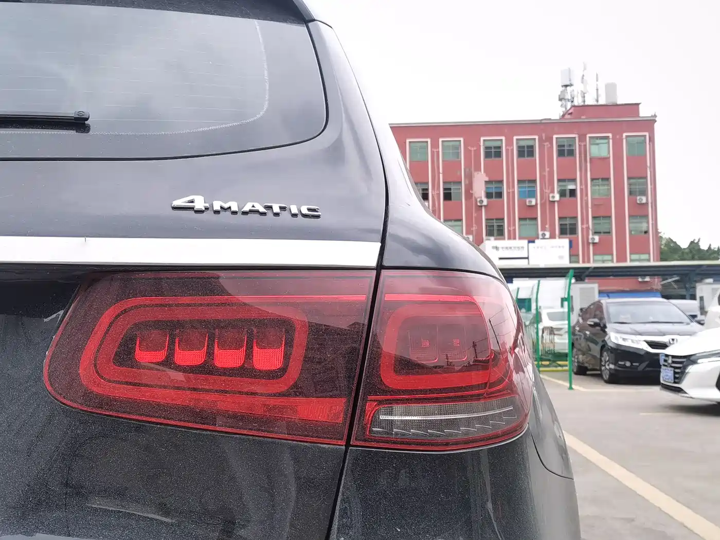 MERCEDES-BENZ GLC