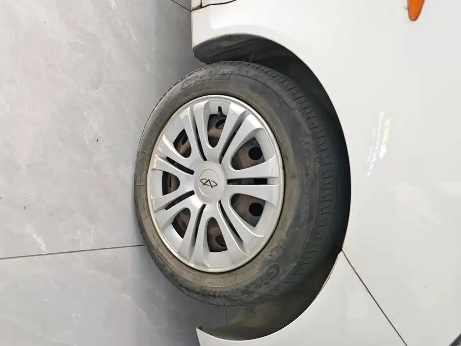 Chery Fengyun 2 2013 2013 Hatchback 1.5L AMT Sharp Edition
