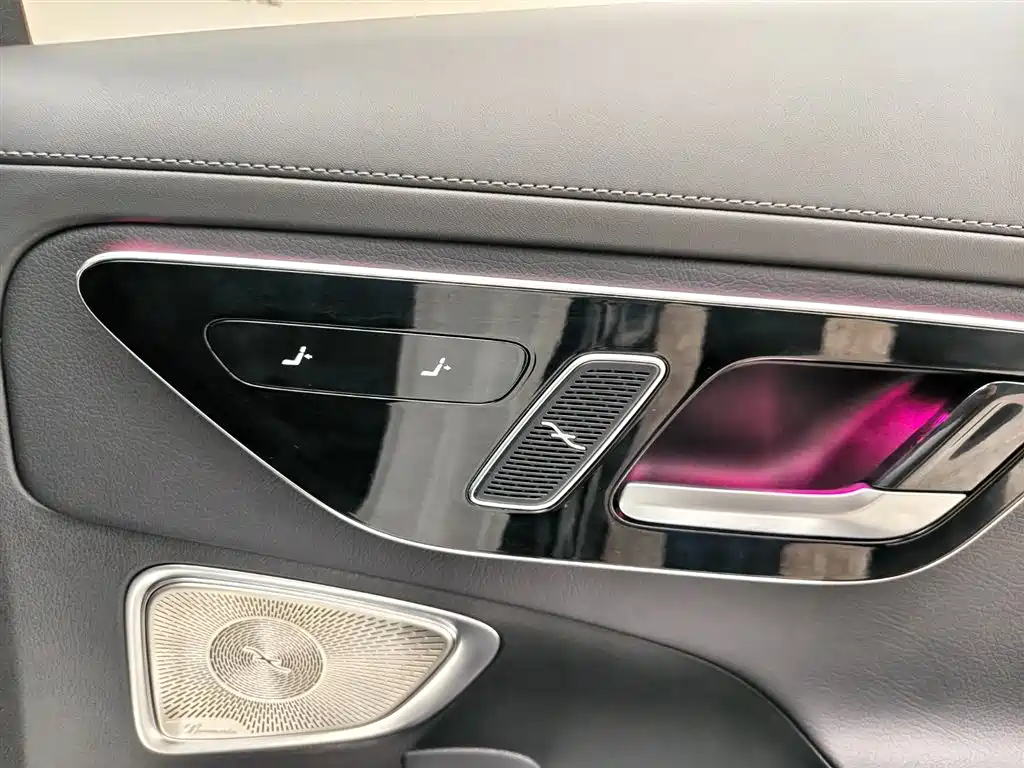 Mercedes-Benz C-Class 2023 Facelift C 260 L Night Sport Edition фото 13