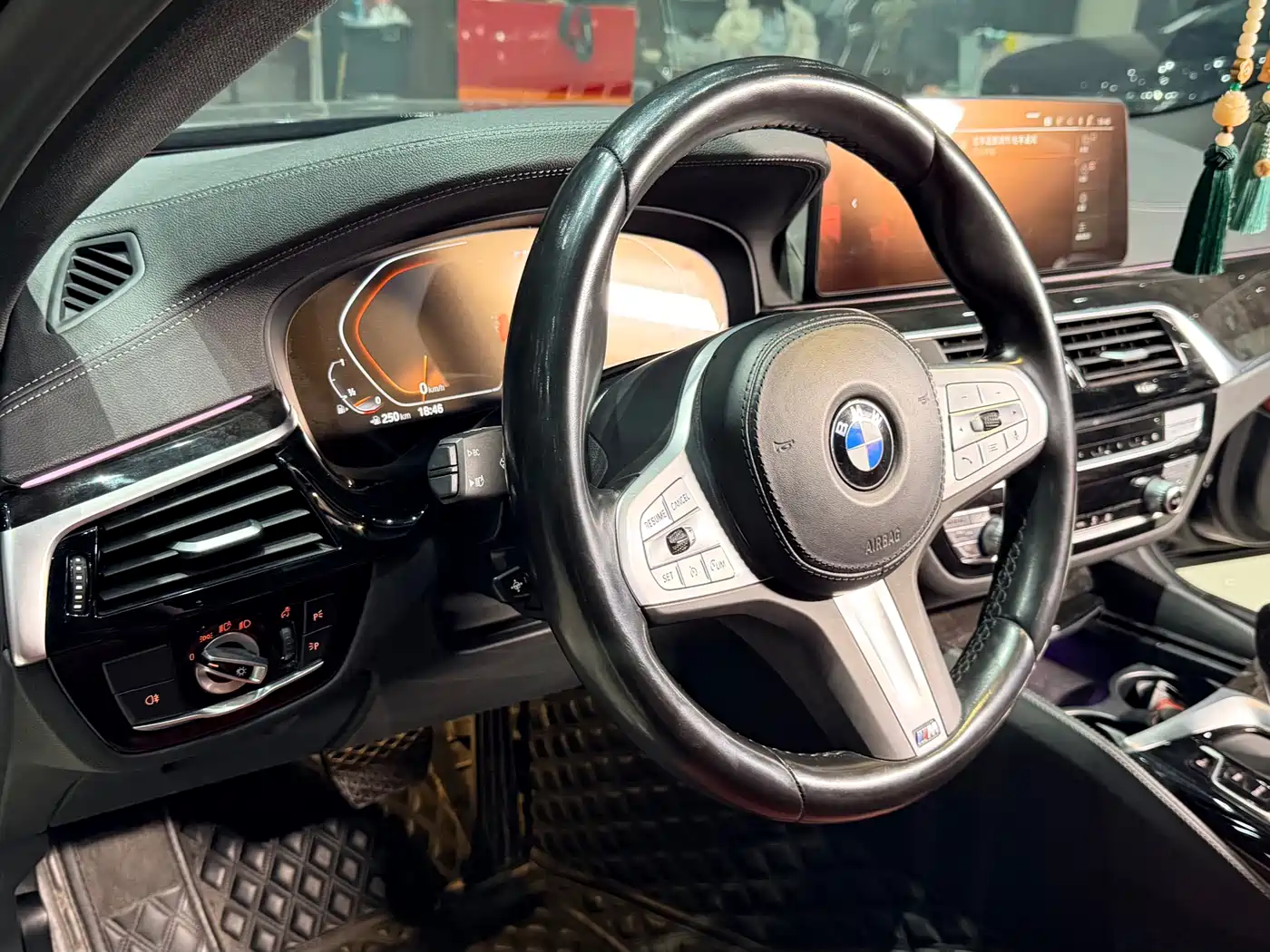 BMW 5 Series 2022 Model Second Facelift 525Li M Sport Package фото 12