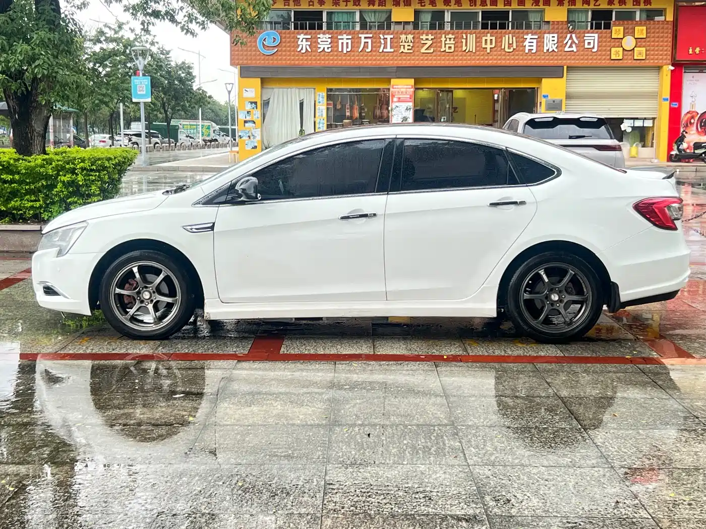 Luxgen 5 2016 2015 1.8T Automatic Intelligent