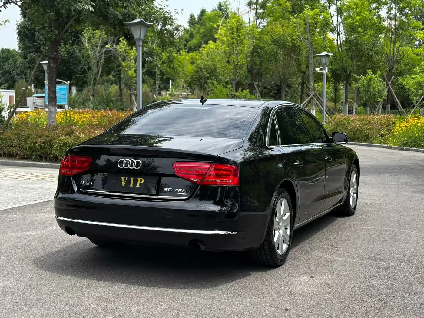 Фото 9 - Audi A8