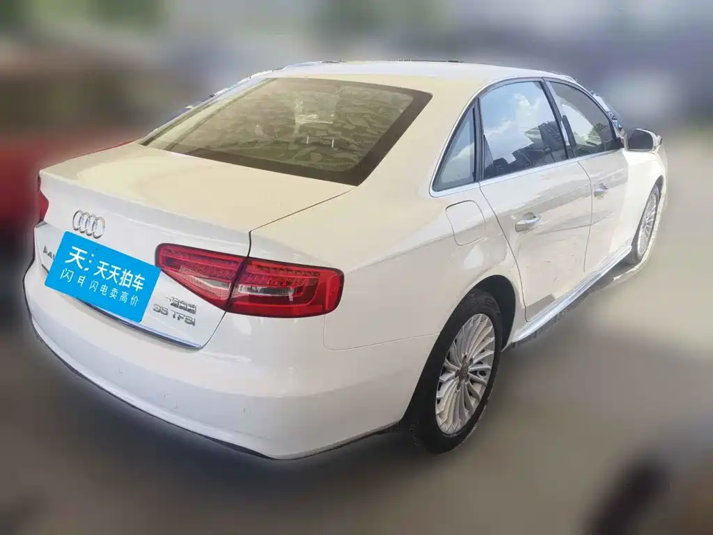 Фото 2 - Audi A4L