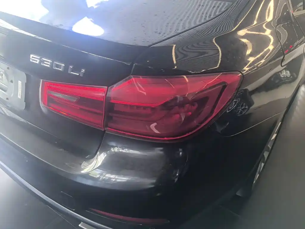 Photo 8 - BMW 5 Series
