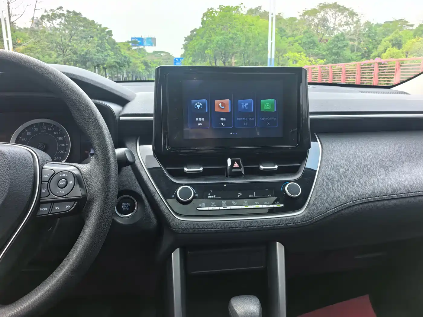 Toyota Frontlander 2022 2.0L CVT Leading Edition фото 9