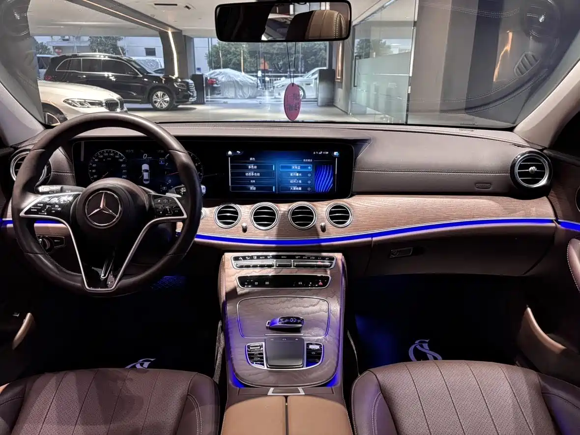 Mercedes-Benz E-Class 2023 E 300 L Fashion фото 10