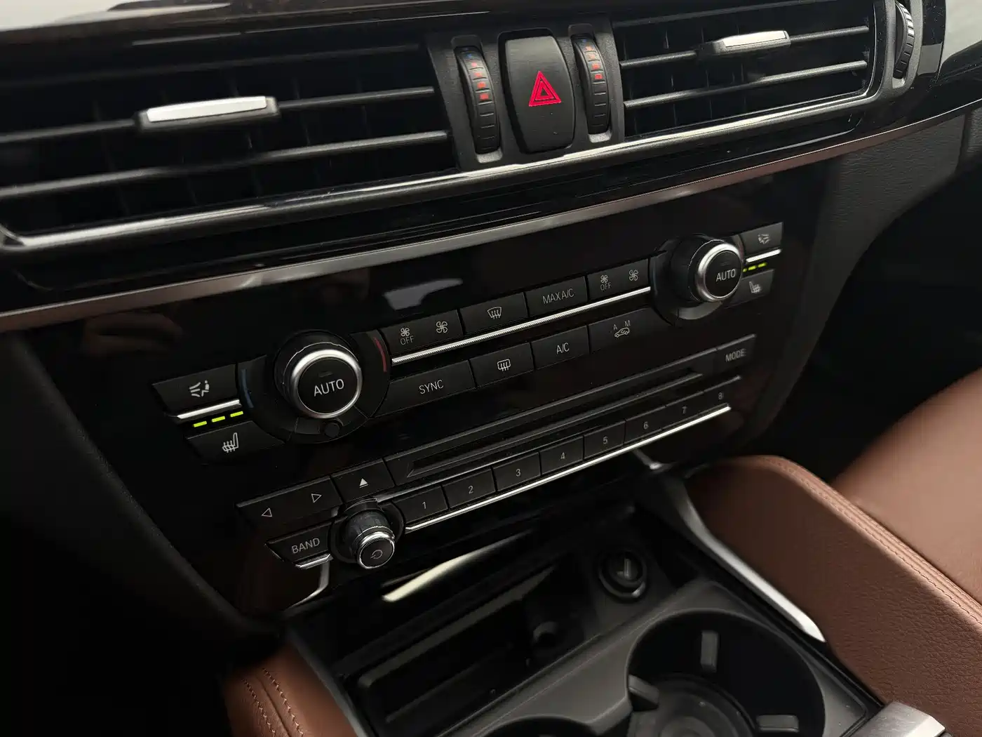 BMW X6 2015 xDrive28i фото 9