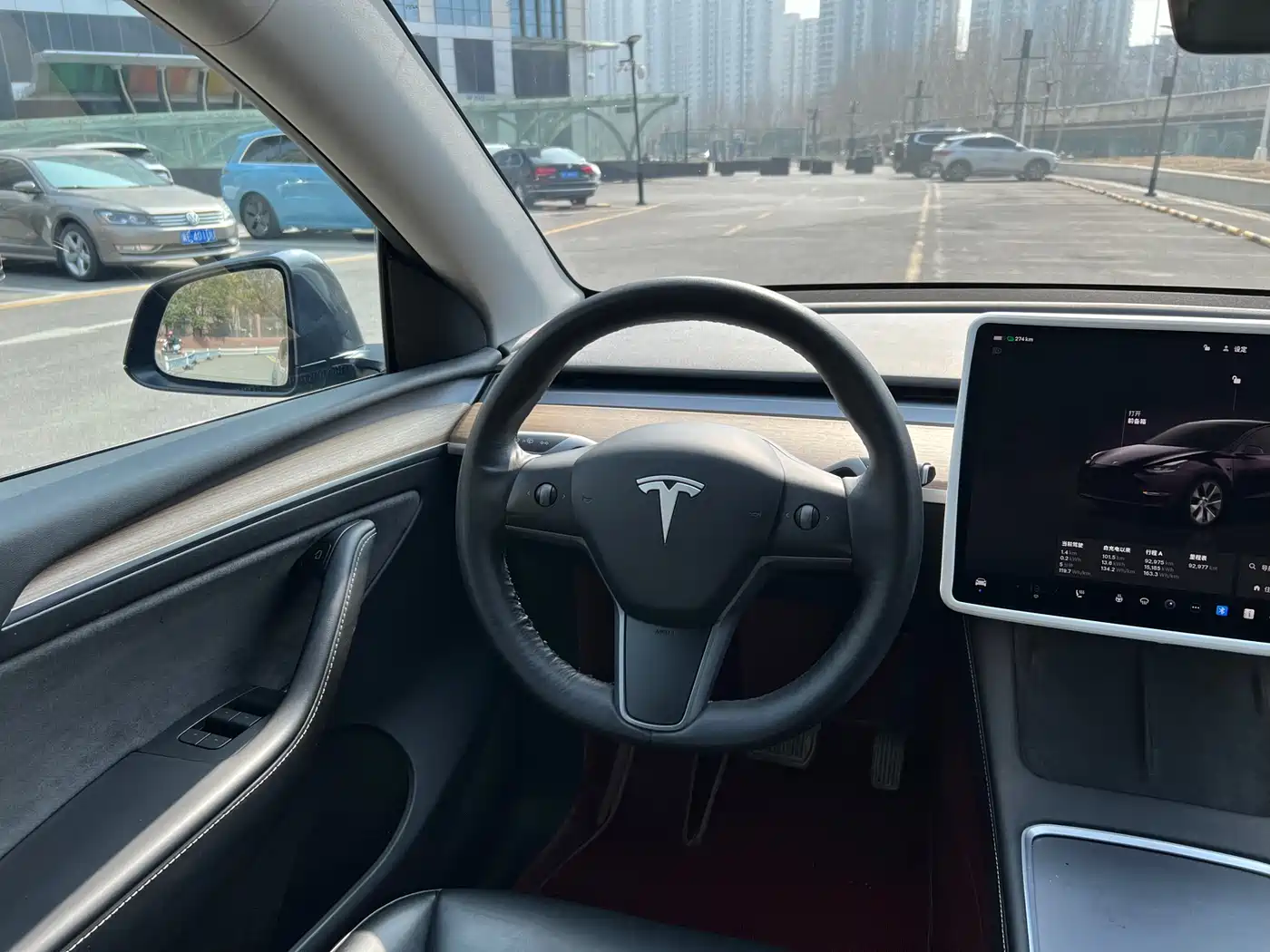 TESLA MODEL Y