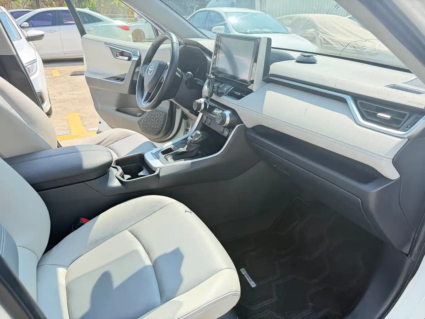 Toyota RAV4 Rongfang 2021 2.0L CVT 4WD Trend PLUS фото 12