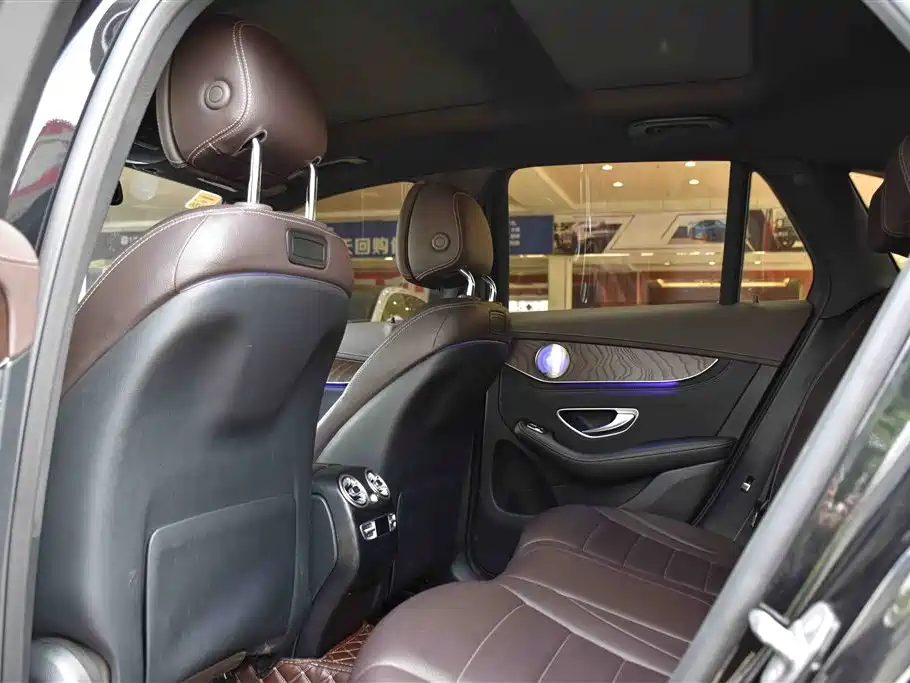 Mercedes-Benz GLC 2018 GLC 300 4MATIC Dynamic фото 12
