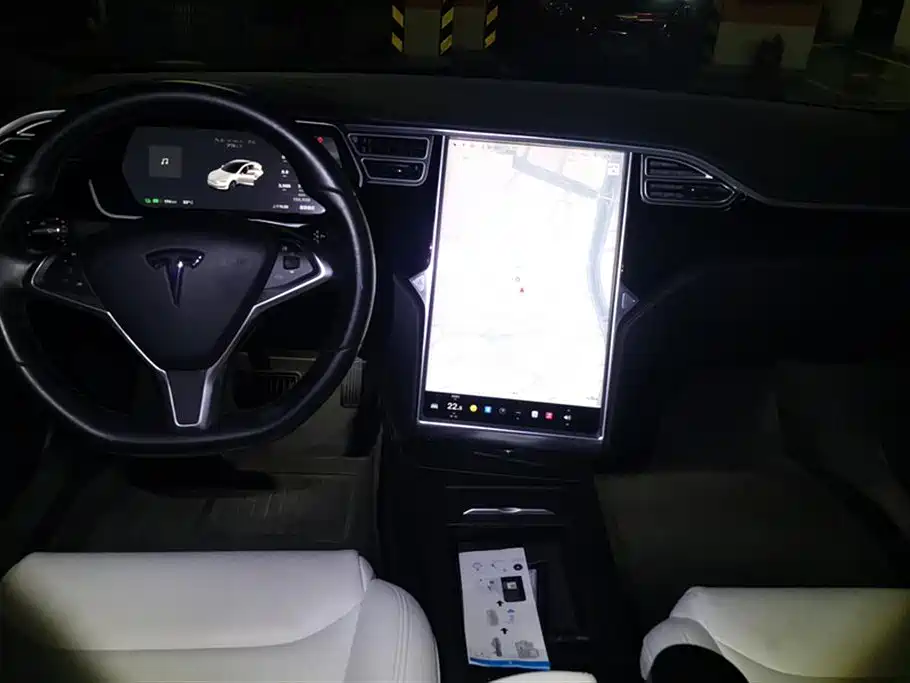 TESLA MODEL S