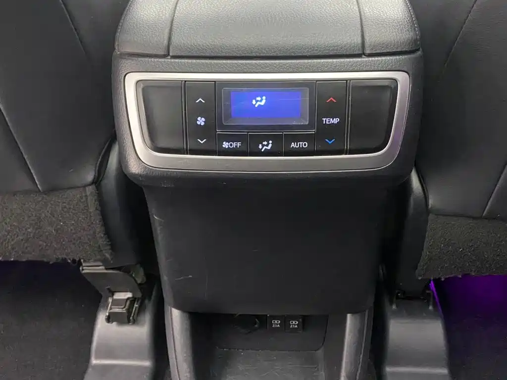 Toyota Highlander 2021 2.0T AWD Luxury 7-Seater фото 21