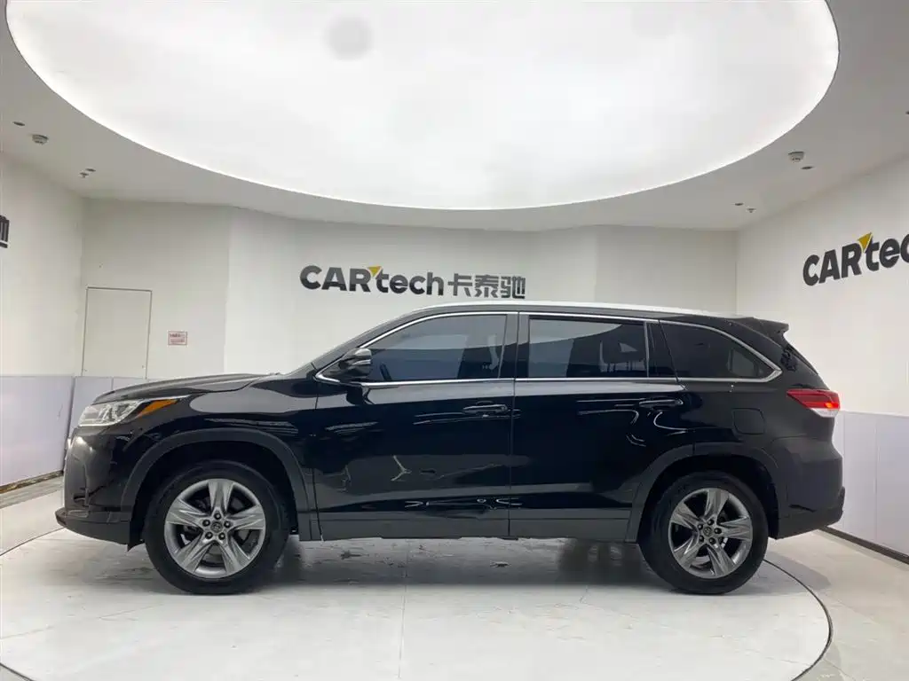 Toyota Highlander 2021 2.0T AWD Luxury 7-Seater фото 9