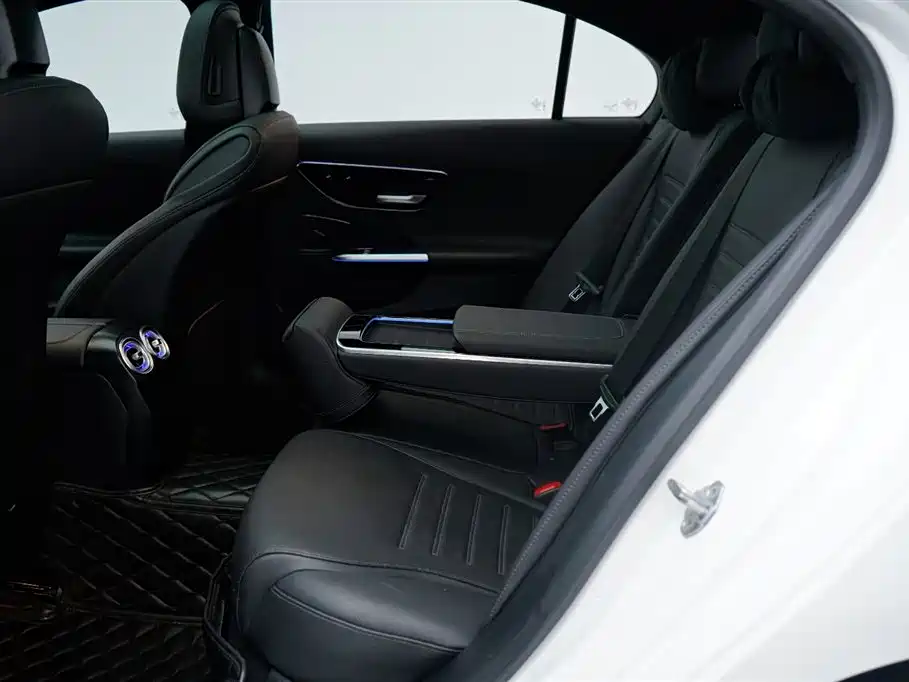 Mercedes-Benz C-Class 2023 Facelift C 260 L Sport Edition фото 6