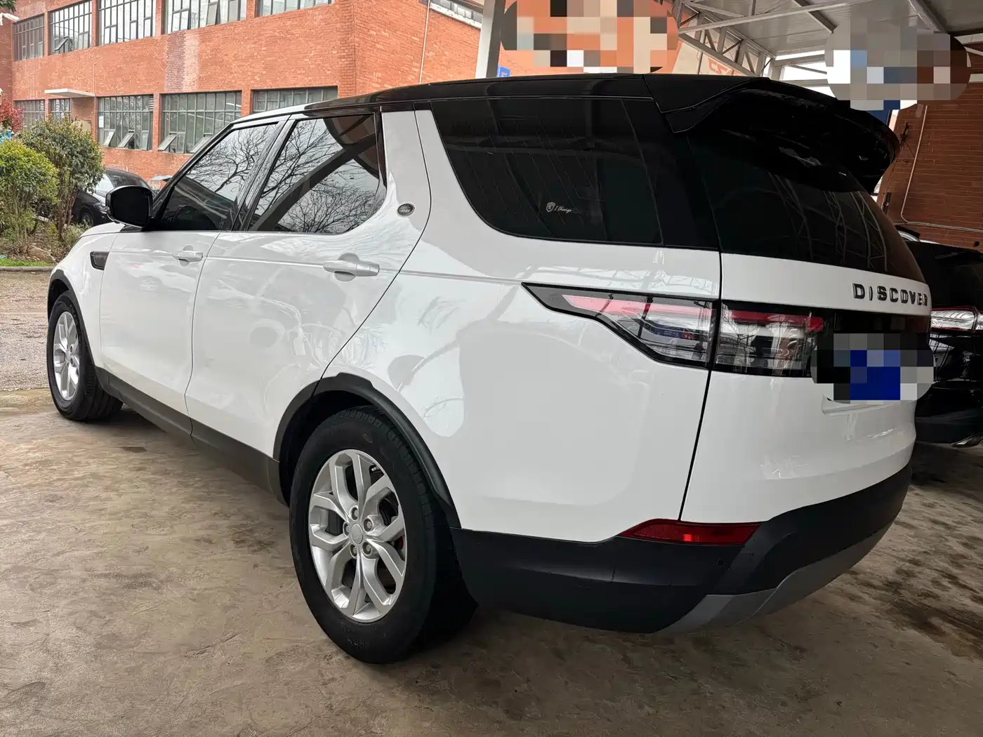 Land Rover Discovery 2017 3.0 SC V6 SE фото 13