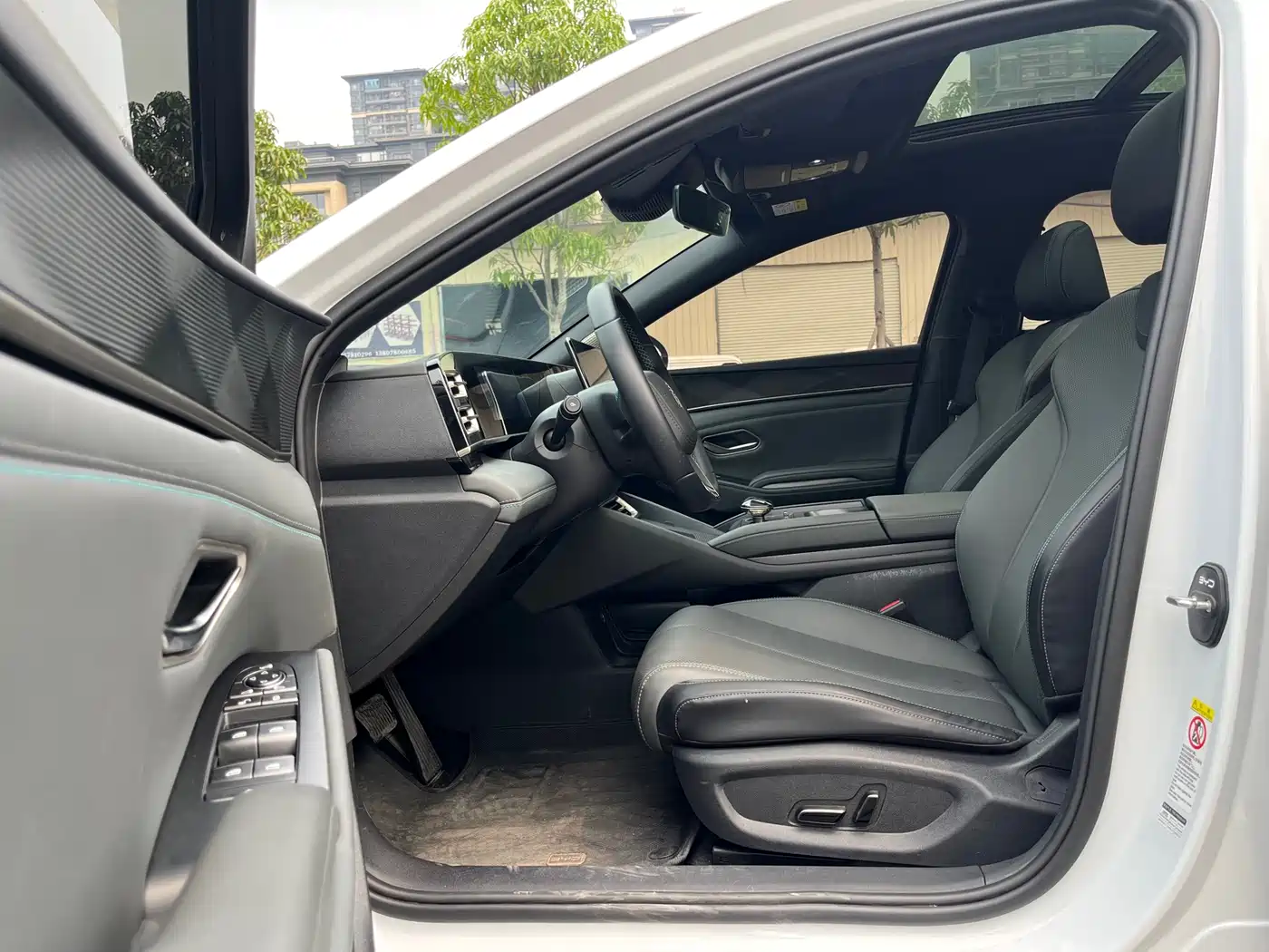BYD Qin L 2024 DM-i 120KM Superior Edition фото 8