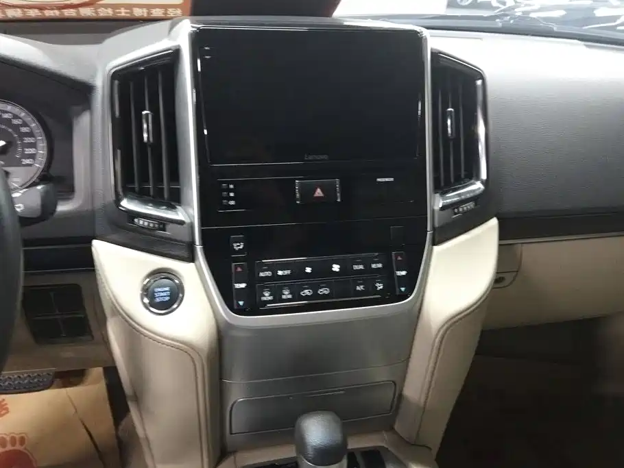Toyota Land Cruiser (Import) 2019