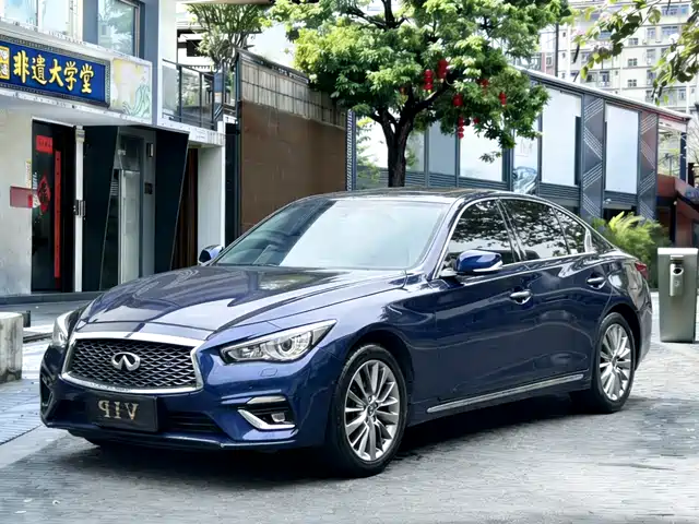 INFINITI Q50L