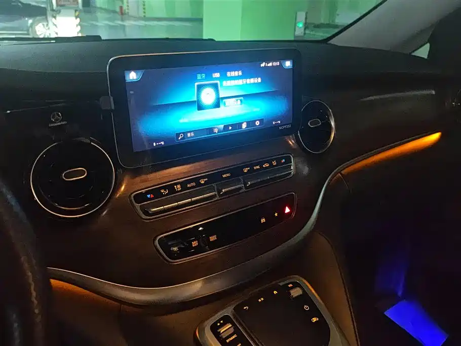 MERCEDES-BENZ V CLASS