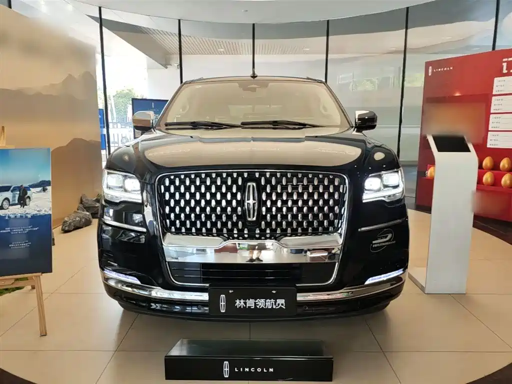 Lincoln Navigator 2026 2024 3.5T Presidential Edition