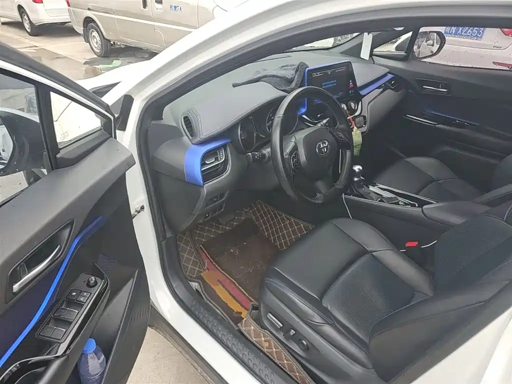 Toyota C-HR 2020 Model 2.0L Leading фото 15