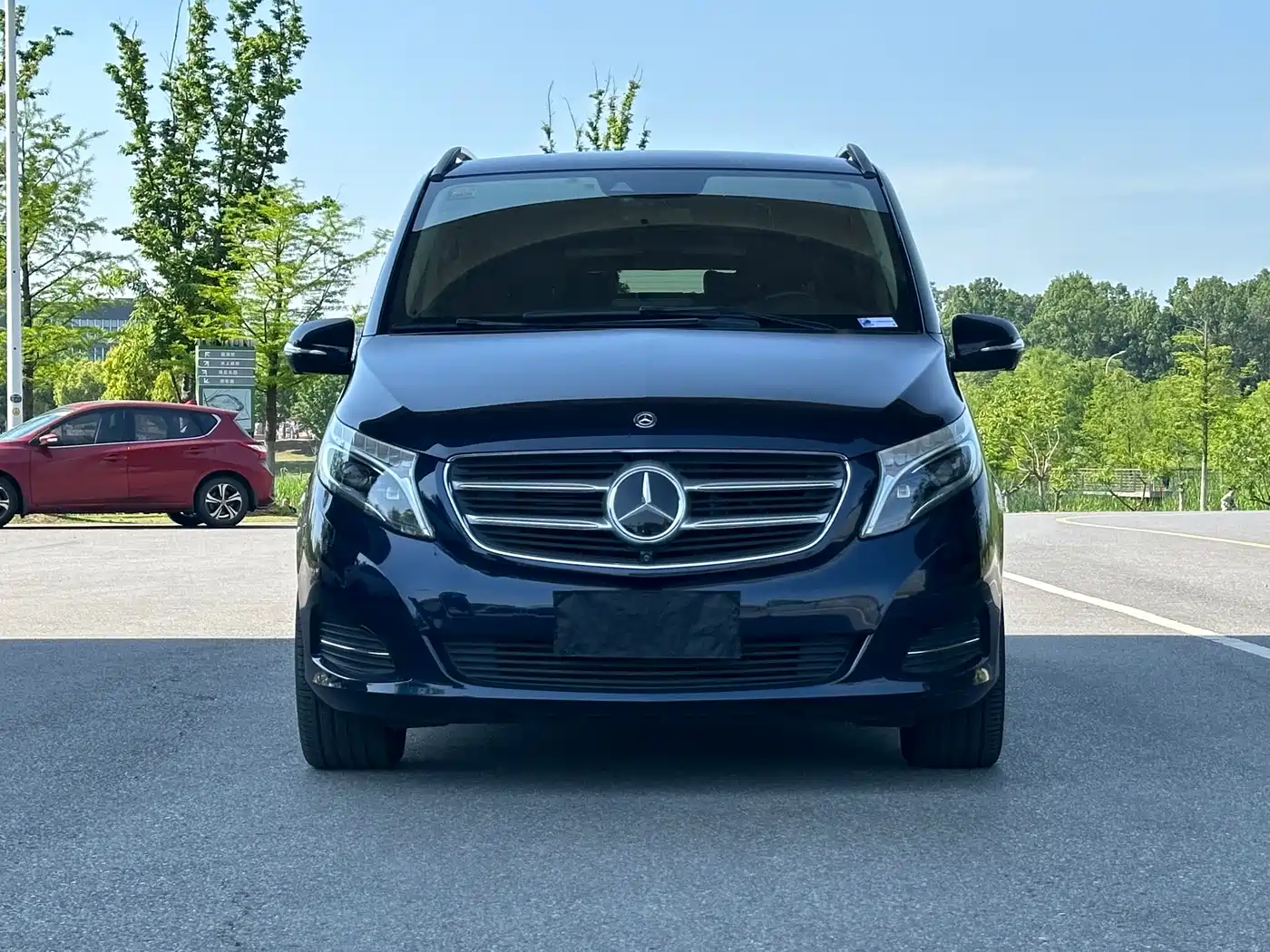 Mercedes-Benz V-Class 2017 Model V 260 L Premium Extended Edition фото 3